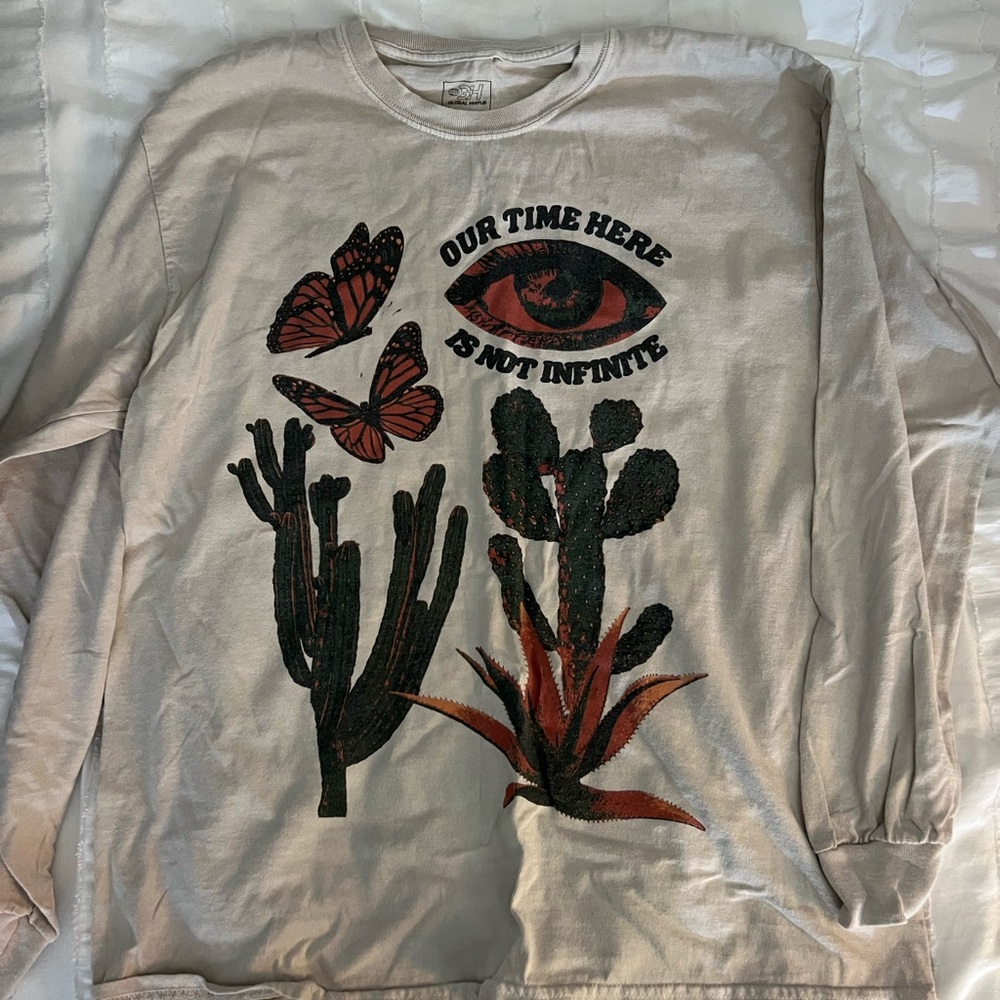 Men’s Urban Outfitters long sleeve tee shirt